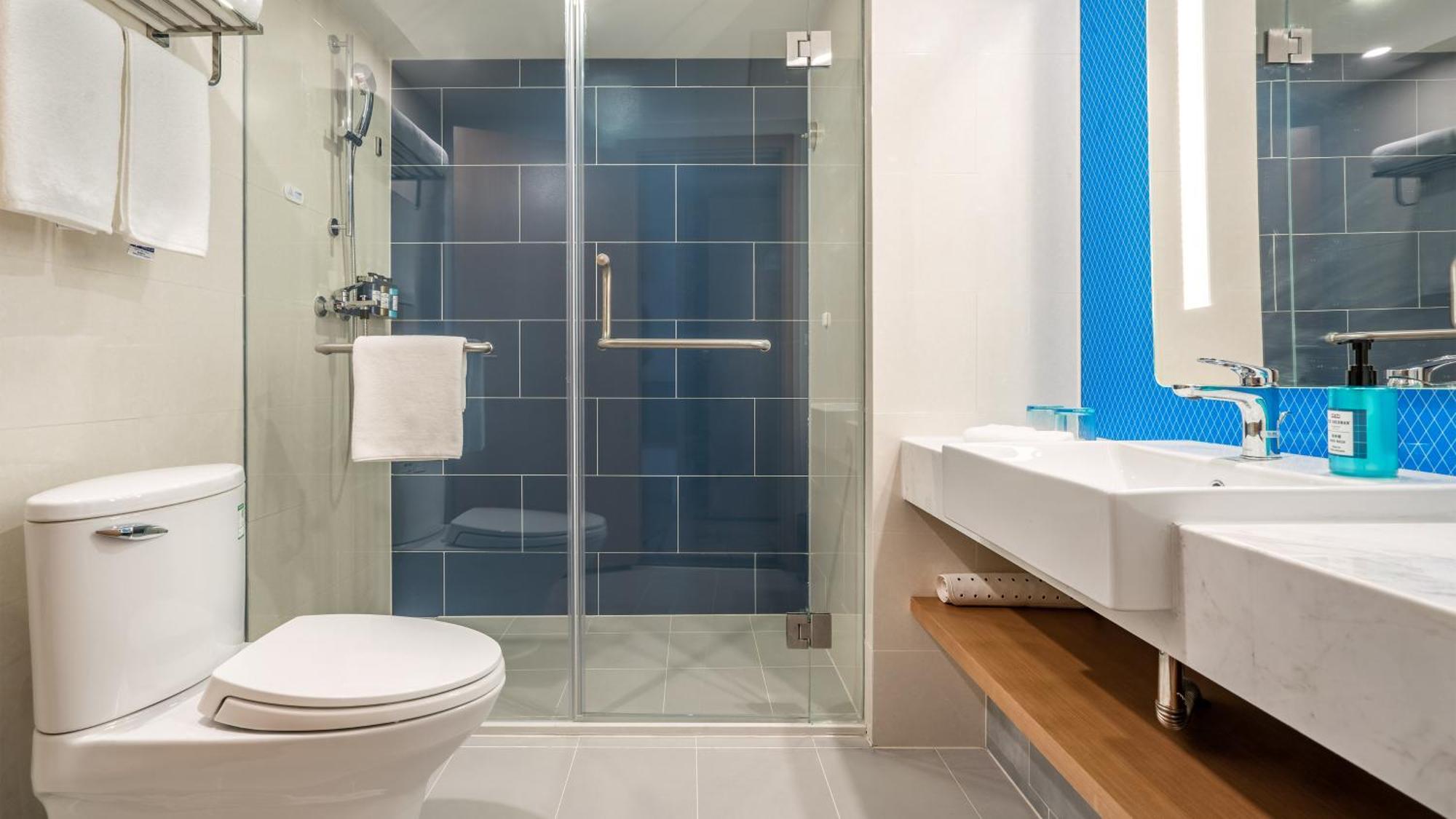 Holiday Inn Express Qingdao City Center By Ihg Dış mekan fotoğraf