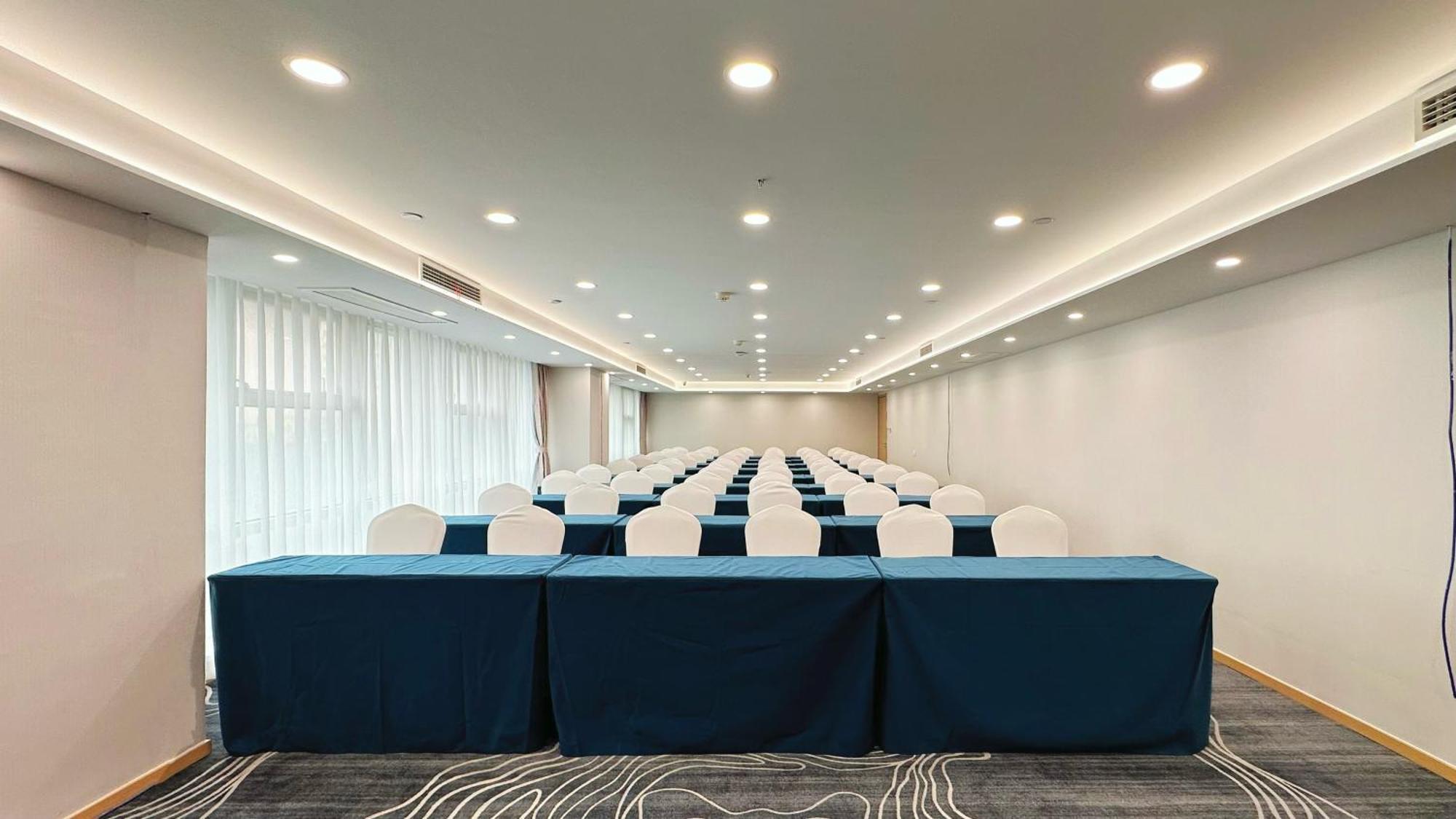 Holiday Inn Express Qingdao City Center By Ihg Dış mekan fotoğraf