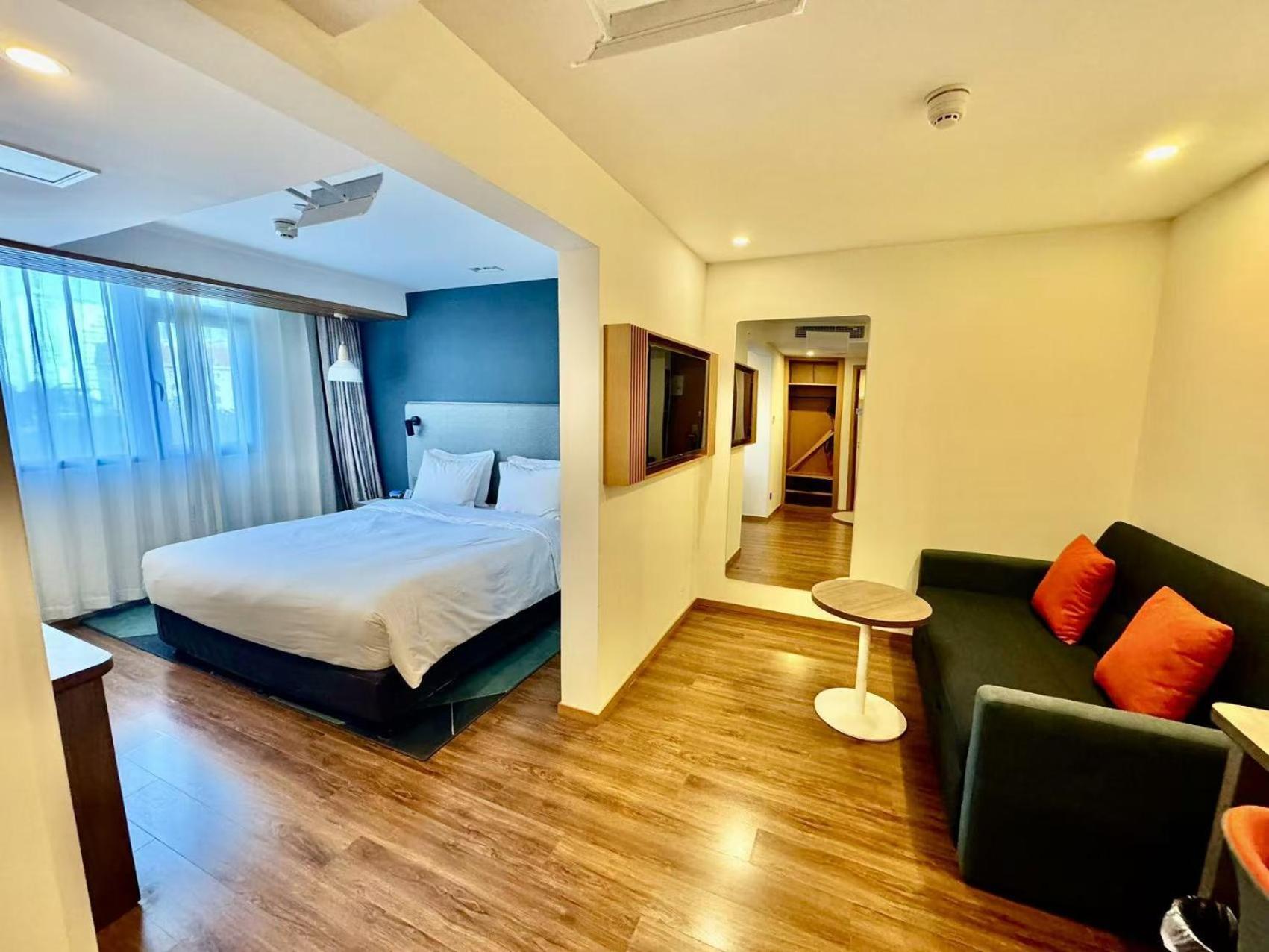 Holiday Inn Express Qingdao City Center By Ihg Dış mekan fotoğraf