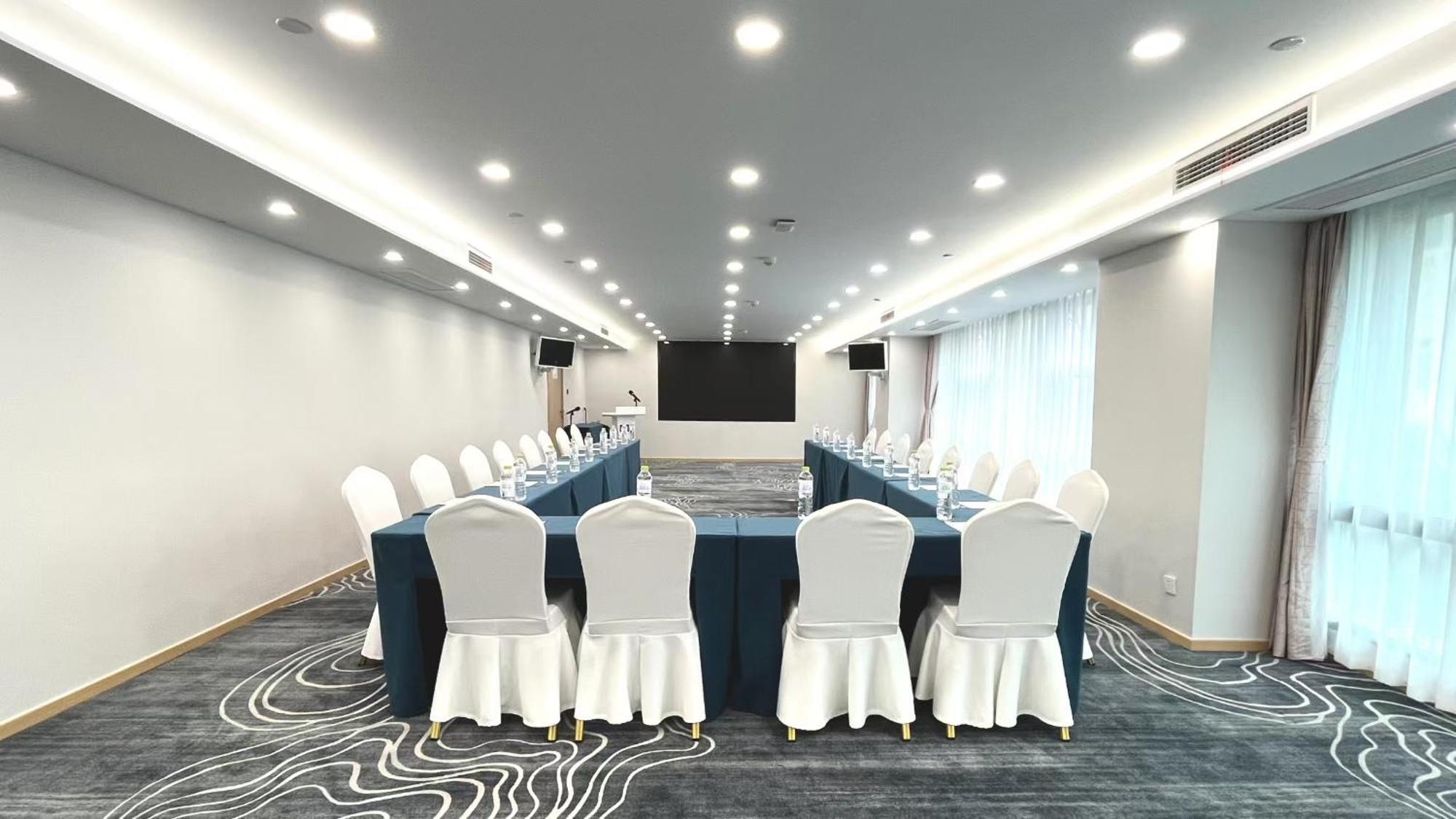 Holiday Inn Express Qingdao City Center By Ihg Dış mekan fotoğraf