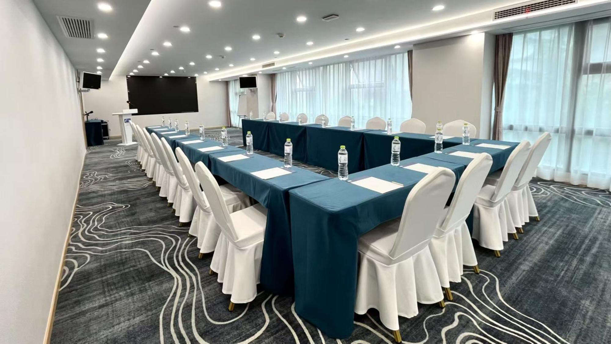 Holiday Inn Express Qingdao City Center By Ihg Dış mekan fotoğraf
